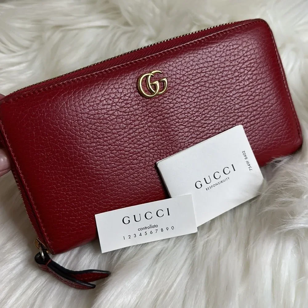 💯Authentic Gucci GG Long Zipped Around Wallet 🍀